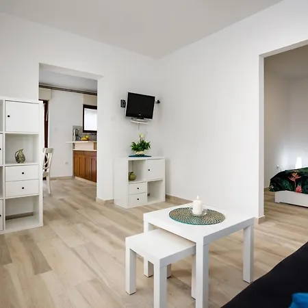 Valerija Apartman *